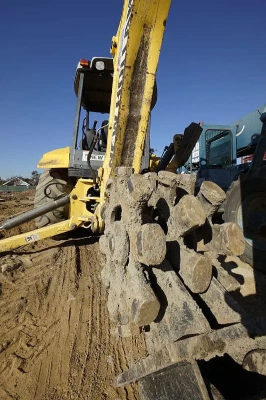 Construction tractor