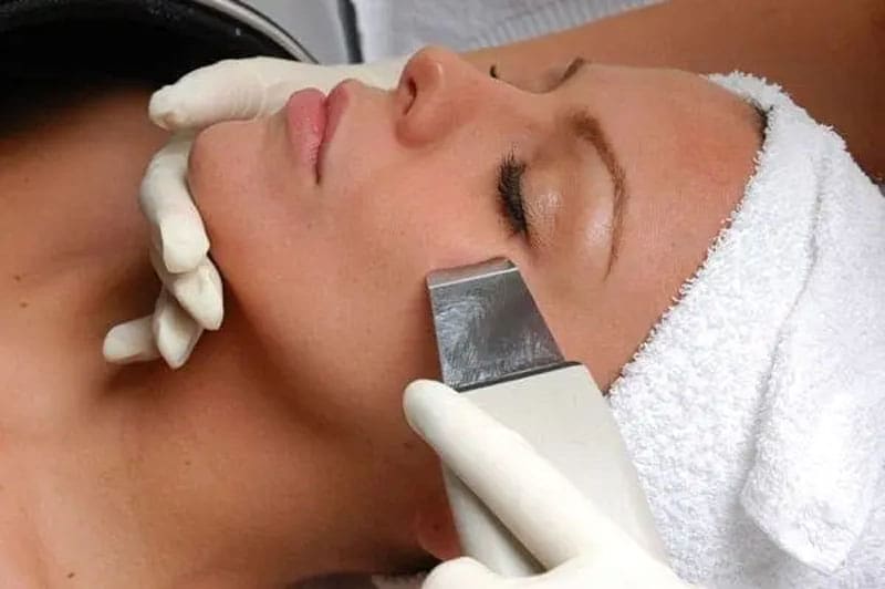 Beauty service facial